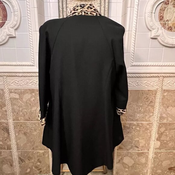 R & D Duster. Size 18. Black W Animal Print Contrast. Open Front. Raglan. AL - Picture 4 of 6